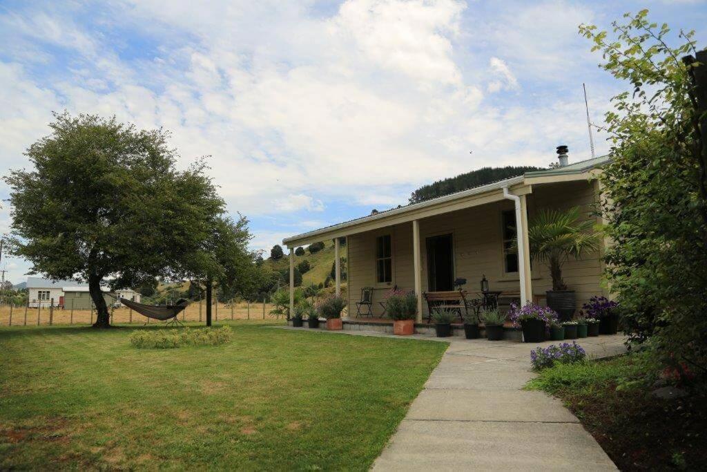 Blackfern Cottage Ongarue Exterior foto